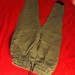 Pants with elastic leg